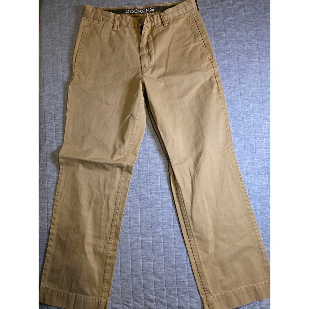 1401 Dockers D3 Classic Fit Khaki Chino Pants Mens 33x32 Tan Cotton Straight Leg